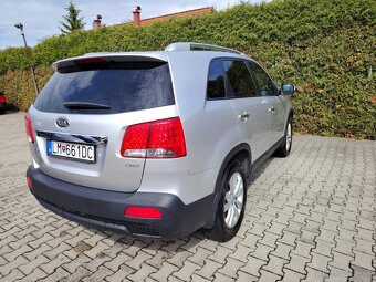 Kia Sorento - 4