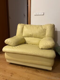 Predám pohodlné kožené kreslá vo veľmi dobrom stave (2ks) - 4