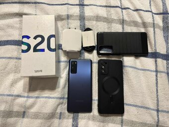 Samsung S20 FE - 4