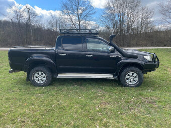 Toyota Hilux - 4