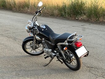 Yamaha YBR 125 Custom SPD - 4
