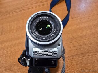 SONY DCR-TRV30E - 4