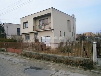 Rodinný dom v centre mesta Hurbanovo na predaj - 4