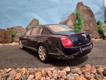 Prodám model 1:18 Bentley continental Flying Spur 2005 Minic - 4