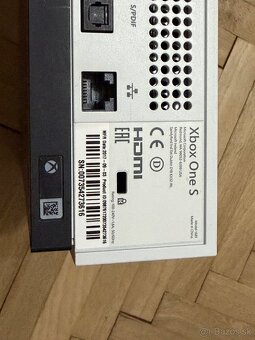 Xbox One S 365GB - 4