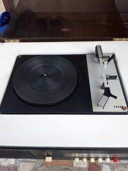 Gramorádio Tesla Romeo 1029A - 4