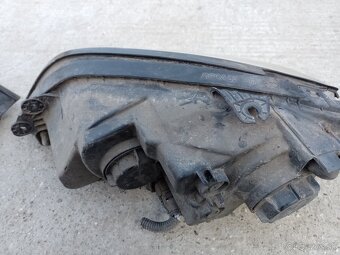 Predám predné svetlá na Kia Sorento - 4