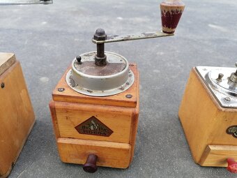 Predám starožitné mlynčeky - 4