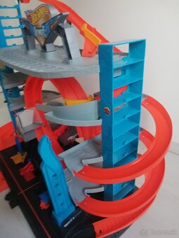 Hot wheels - 4