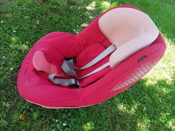 Predám detskú autosedačku Maxi cosi s isofixom familyfix - 4