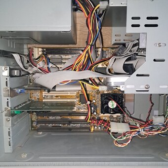 stary pocitac pentium mmx 166 - 4