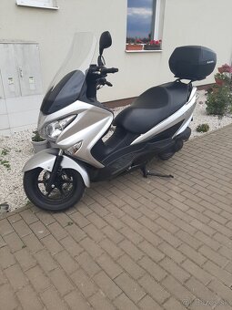 Suzuki Burgman 125 - 4