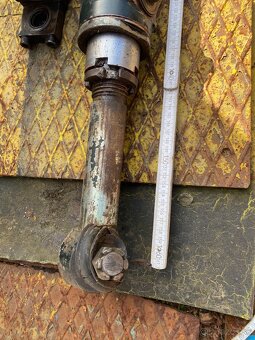 Hydraulicky piest serva - 4