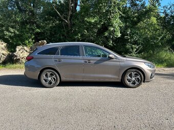 Hyundai i30 CW Family 48V Mild Hybrid 1,5T-GDi 117KW MT/6 - 4