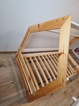 Krasna detska postel domcek 160x80 z masivu s matracom - 4
