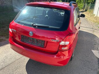Rozpredam Skoda Fabia 2 combi 1.2 HTP facelit 54tis KM - 4