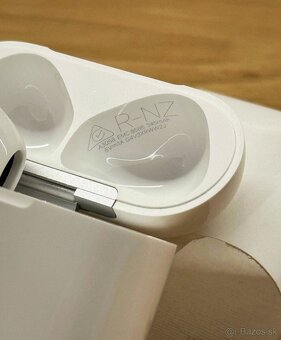 Originál Apple Airpods 4 - nové - 4