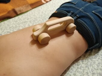 Drevené masážne autíčko - 4