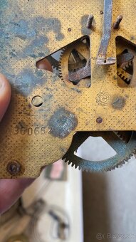 Strojčeky starožitné  hodiny - 4