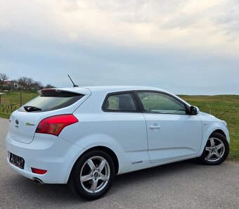 Kia Pro Ceed 1.6 CRDi 66KW/90PS R.V.08/2011 - 4