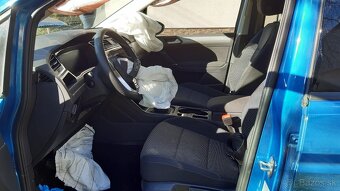 VW Touran 1.5 TSI havarovaný - 4