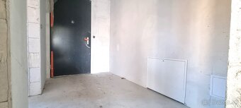 PRÁVE SKOLAUDOVANÝ 5i. RD 118m2 + ZÁHRADA + 2x PARKING / BA. - 4