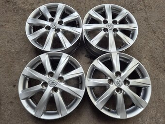 4x100 r15 ET39 x 5J elektróny originál TOYOTA - 4