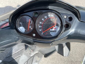 Aprilia SR 125 MOTARD - 4