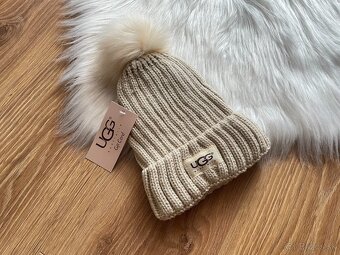 UGG čiapka s brmbolcom - 4