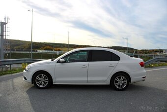 Volkswagen Jetta 1.2 TSI Trendline - 4