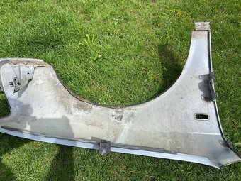 Ľavý blatník Audi a4 b7 2006 - 4