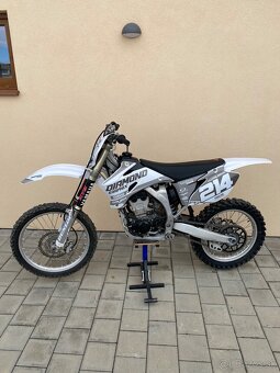 Yamaha yzf 250 - 4