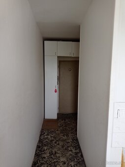1-izbový byt s dvoma loggiami v centre mesta Brezna - 4