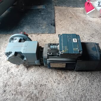 Elektromotory SEW-EURODRIVE 1400 ot, 380V / 230V - 4