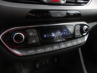 Predám Hyundai i30 family combi ODPOCET DPH - 4