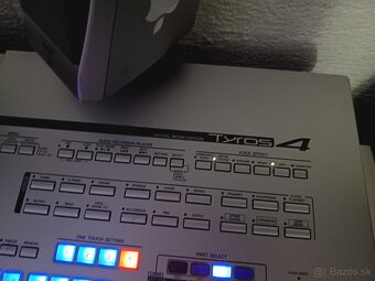 Yamaha Tyros4 - 4