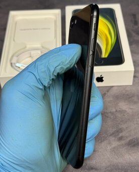 Apple iPhone SE 2020 64 GB Black / nová batéria - 4