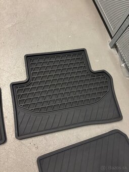 Gumené rohožky do auta Mercedes E (2016 – 2021) - 4