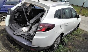 Renault Megane 1.6 2011 predám MOTOR K4MV8, DVERE, NÁRAZNÍK, - 4