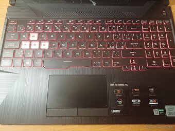 Herný notebook GTX 1660 Ti 6GB i7-10870H 16GB RAM - 4