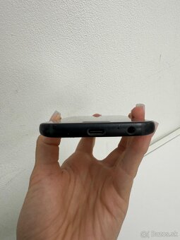 Samsung Galaxy A3 (2017) - 4