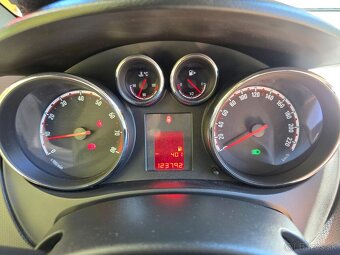 Predám Opel Meriva 2011, 1.4 benzín, manuál, nová STK - 4