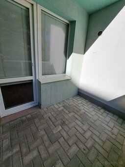 Na predaj veľký 1 a pol izbový byt s balkónom Mateja Bela - 4