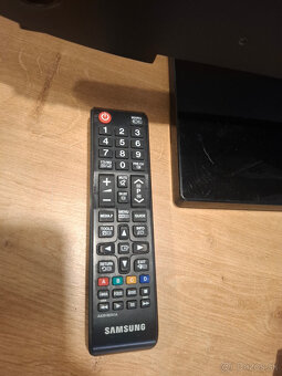 Samsung TV UE32F5000AW - 4