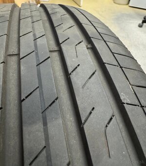 Goodyear Efficientgrip Performance SUV 235/50 R20 104W - 4
