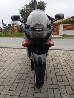 Predám motocykel Kawasaki zzr1100 - 4