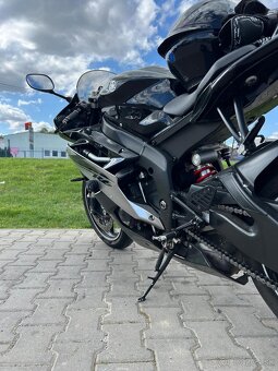 Yamaha R6 - 4
