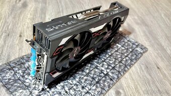 AMD Radeon RX 5700XT 8GB - 4