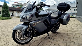 Kawasaki GTR 1400 - 4