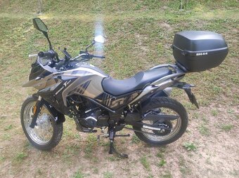 Predám ročnú motorku SYM NHT 300i, 1.300 Km - 4
